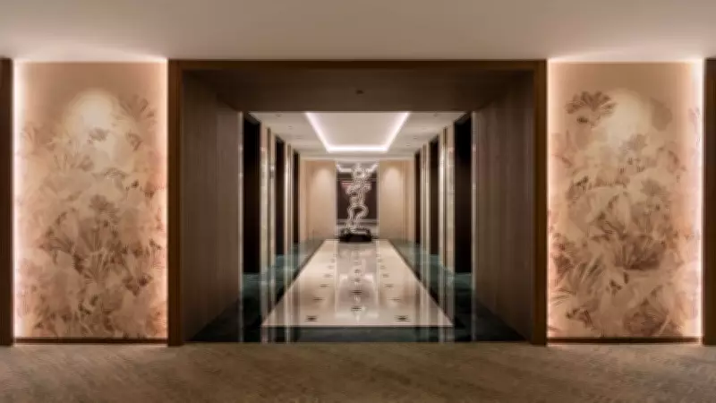 JW Marriott Hong Kong Unveils Infinity-Themed Art Floor by Sculptor Richard X. Zawitz