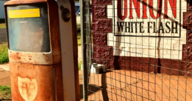 Tony Burke's Asylum Seeker Efforts Praised Amid Criticism of Penny Wong