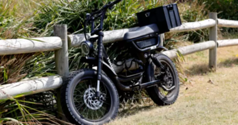 Warrawong Man Steals E-Bike While Holding Bread Roll in Wollongong