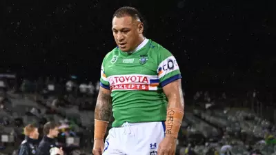 Bulldogs Triumph Over Raiders 14-10 in Wet Canberra Clash