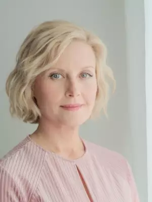 Canadian Actress Carrie Anne Fleming Dies at 51 After Breast Cancer Battle