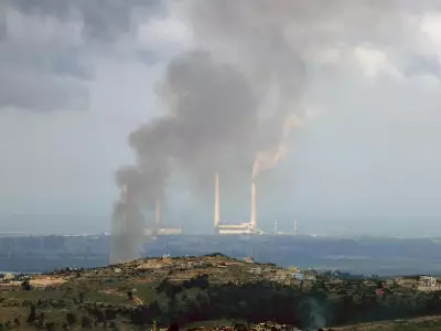 Middle East War Escalates: US-Israel Strikes Kill Iran's Leader, Spark Global Crisis