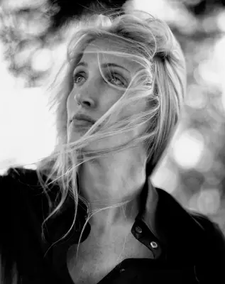 The Enduring Allure of Carolyn Bessette-Kennedy's '90s Fashion Legacy