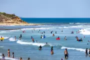 Surfing Hazards: Overcrowding Leads to Injuries Among Australian Wave Riders