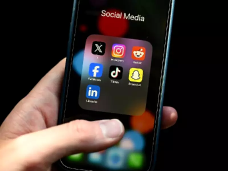 ASIC cracks down on four finfluencers over unlicensed financial advice