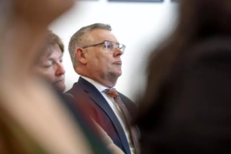 Federal Environment Minister Murray Watt Visits WA to Discuss Mining Project Approvals