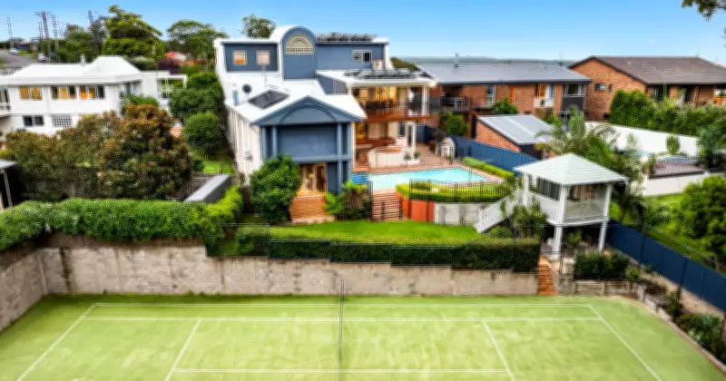 Former Newcastle Knights Chairman's Iconic Dudley Home Hits Market