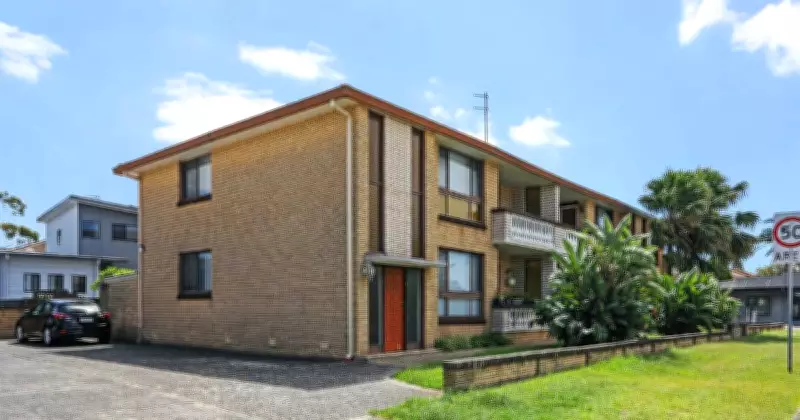 Lake Illawarra Unit Block Sells for $3.25M Pre-Auction, Sparks Renovation Plans