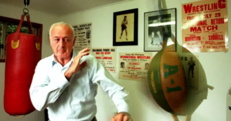 Shellharbour councillors honour former mayor Bob Harrison