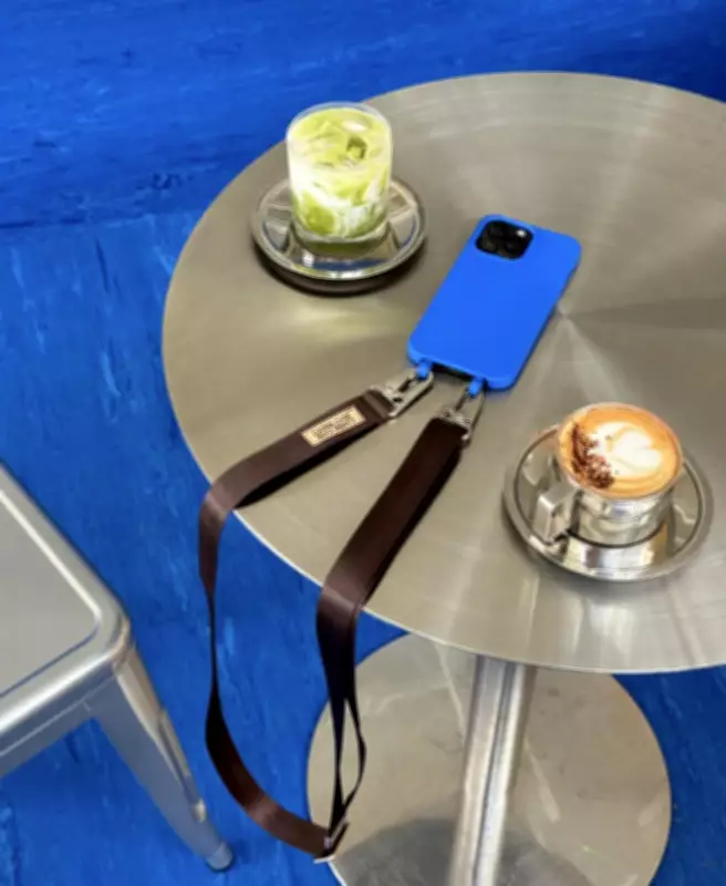 Smartphone vs Compact Camera: The Ultimate Travel Photography Guide for 2026