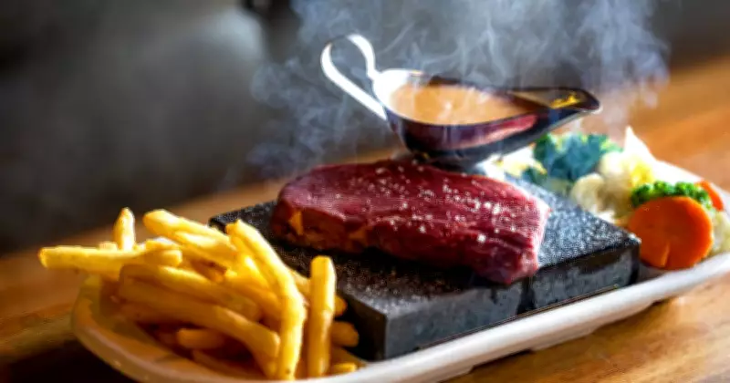 The Unassuming Pub That's a Weekend Sensation with DIY Steak