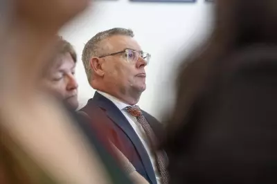 Federal Environment Minister Murray Watt Visits WA to Discuss Mining Project Approvals