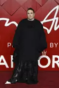 Lena Dunham's New Memoir 'Famesick' Reveals Adam Driver's Feral Behaviour