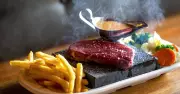 The Unassuming Pub That's a Weekend Sensation with DIY Steak