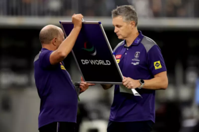 Fremantle coach Justin Longmuir brushes off claims of disrespect over contract