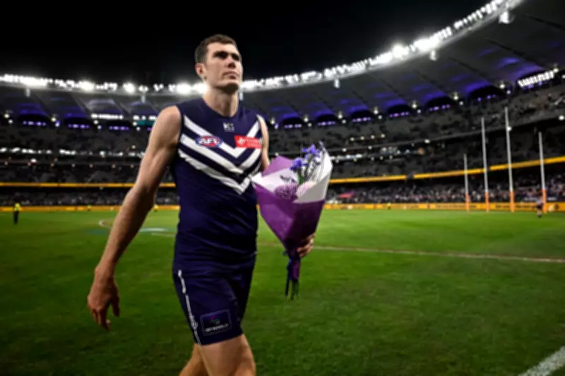 Fremantle's Mason Cox seeks love in WA, hints at US return