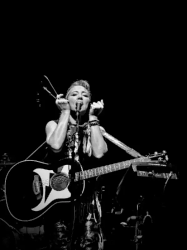 KT Tunstall Delivers Nostalgic Show at Perth's Astor Theatre