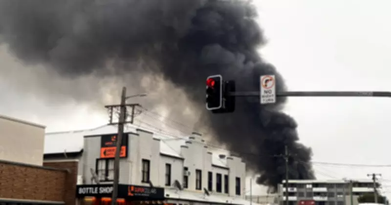 Major Fire Engulfs Mayfield Building, Maitland Road Closed