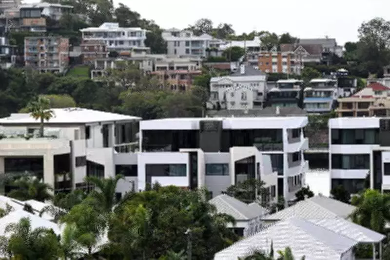 Mortgage holders urged to haggle as rates hit 7%