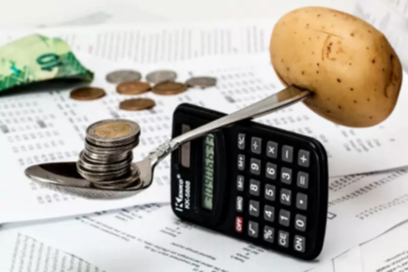 Savers Left Behind as Banks Pass Rate Hikes to Mortgages
