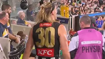 Collingwood's Darcy Moore suffers hamstring injury in ruck stint