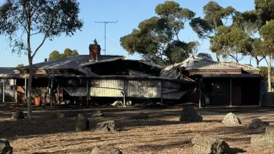 Firefighters Battle Ferocious House Blaze in Lara, Geelong