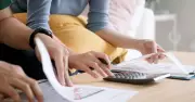 Australian Homeowners Refinance at Record Rates Amid Rate Hikes