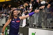 Fremantle Captain Alex Pearce Pledges Future to Dockers Amid Tasmania Devils Talk