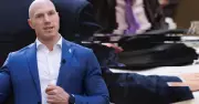 Pocock Reveals 2000 Secret Pass Holders in Parliament House