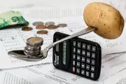 Savers Left Behind as Banks Pass Rate Hikes to Mortgages