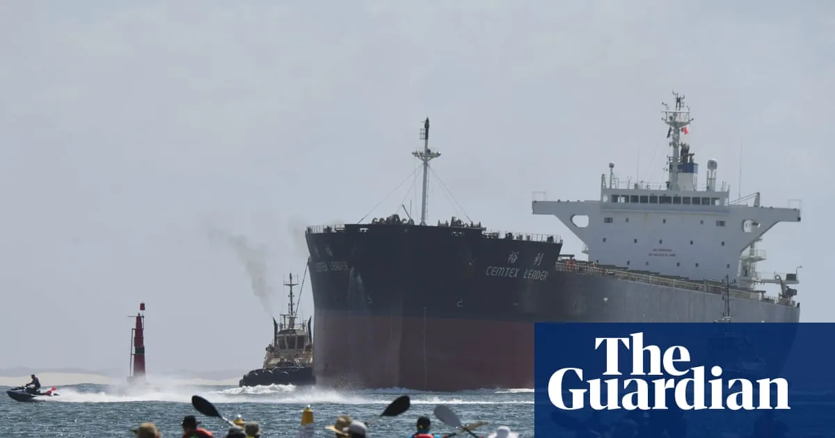 141 Arrested as Climate Activists Block Coal Ships at Newcastle Port