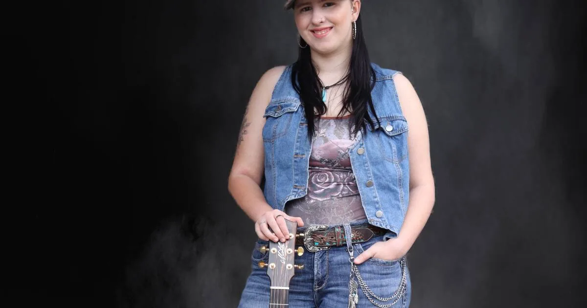 Hunter Valley Teen Mackenzie Lee Among Finalists for Tamworth Starmaker 2026