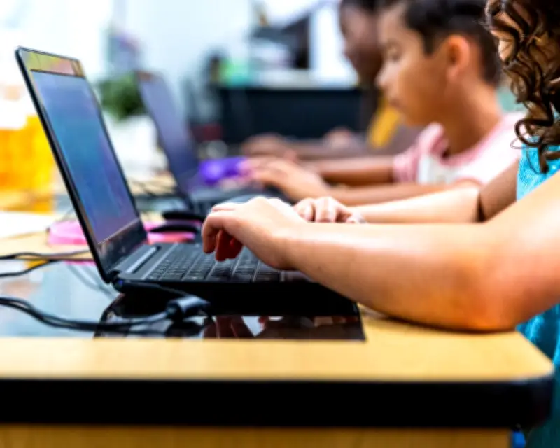 AI in US Schools: Students Embrace AI, Teachers Adapt