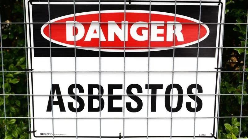 Asbestos Shards Found at Hillarys Dog Beach Prompt Clean-Up and Warning