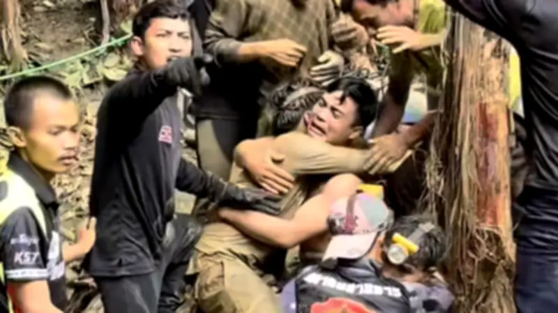 Aussie diver's shock as trapped men emerge after 10-day cave ordeal