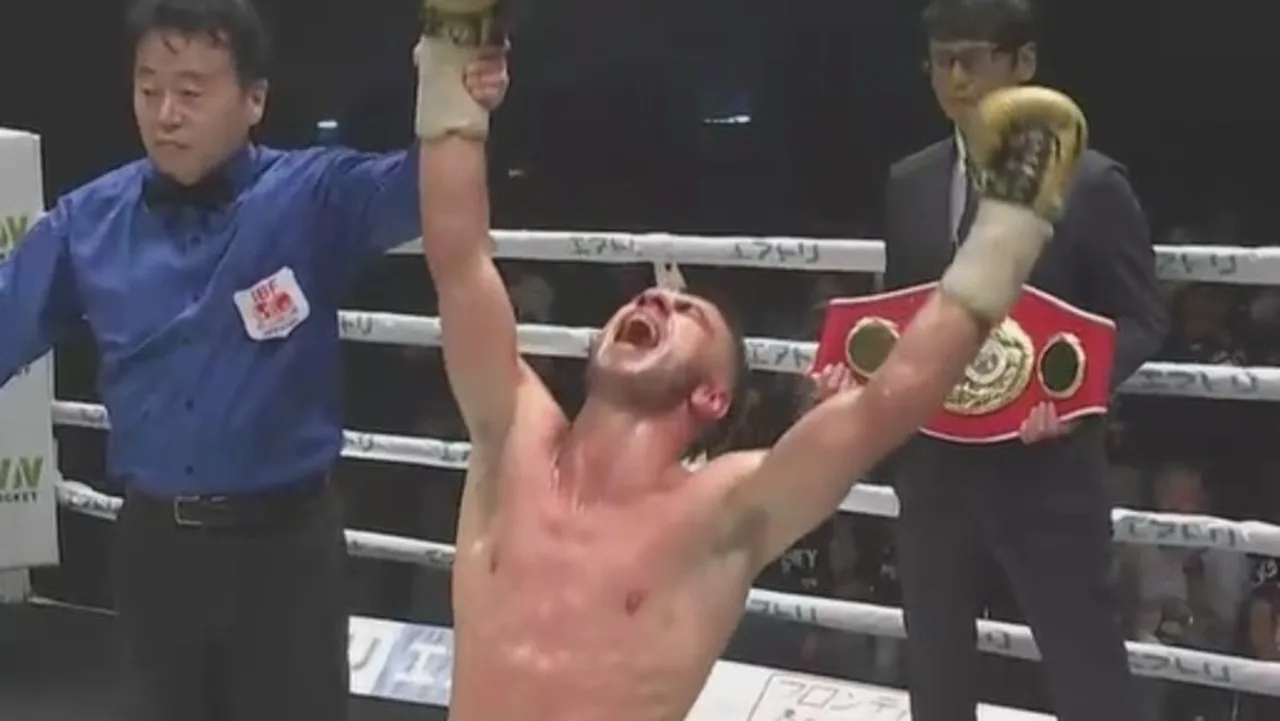 Andrew Moloney Wins IBF World Title in Comeback Victory