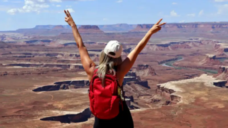 Aussies Waste $6.4bn on Holiday Splurges and Regrettable Buys
