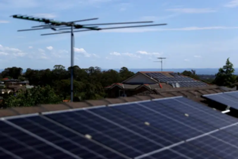Australia's Rooftop Solar Revolution Lags in Business Sector, Report Finds