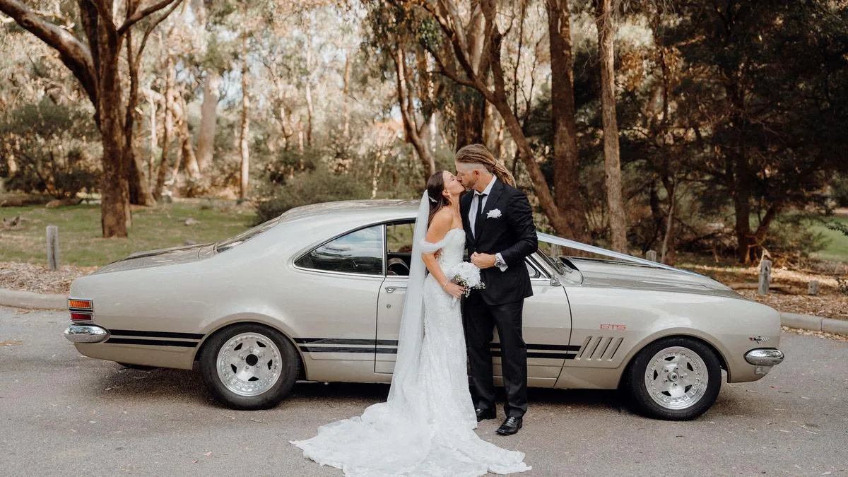 Backyard Wedding a Simple Showstopper for Ashleigh and Tommos
