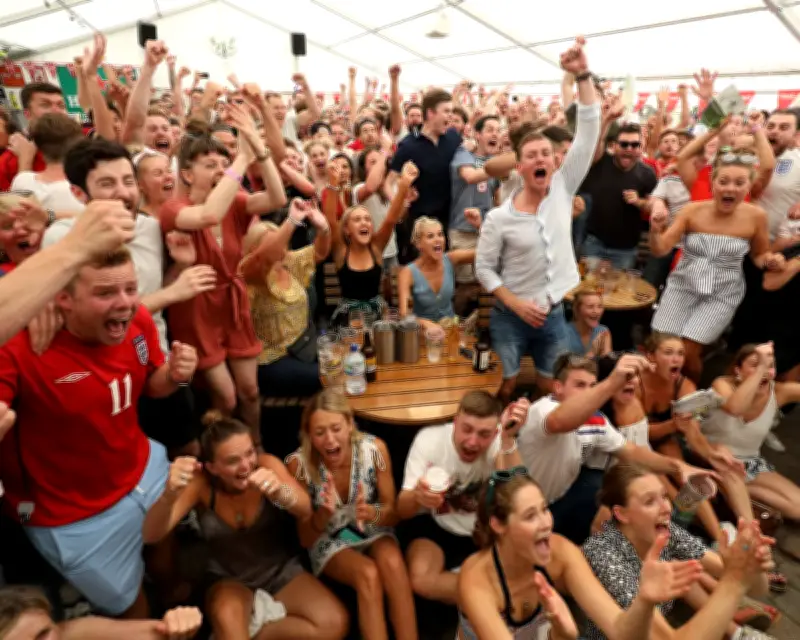 Can Starmer's Late-Night World Cup Openings Save Britain's Struggling Pubs?