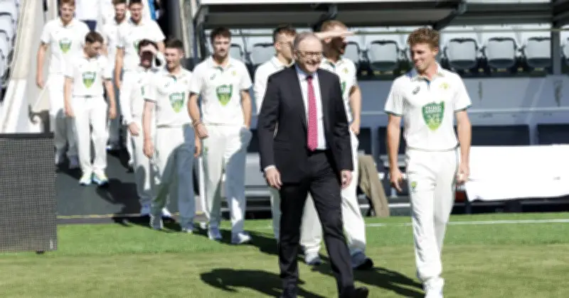 Canberra loses historic Prime Minister's XI cricket match to Melbourne