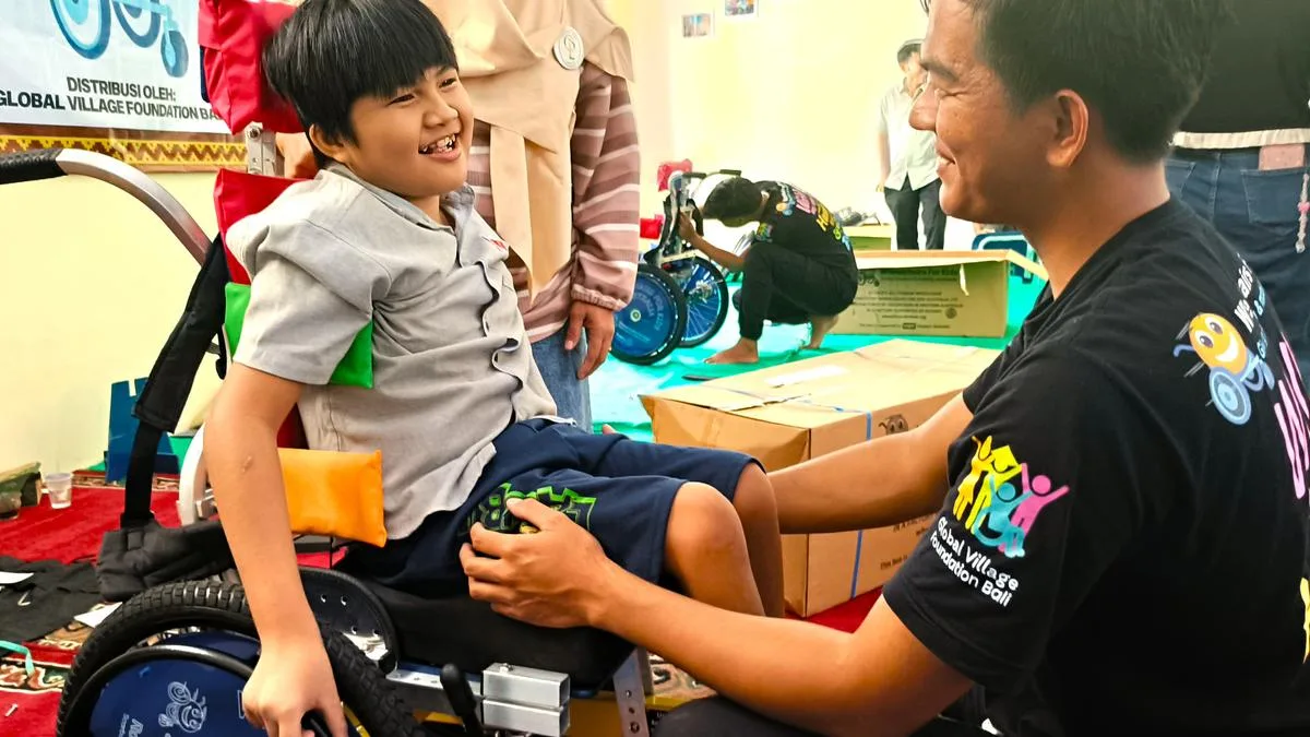 Cathay Pacific Partners with Perth Charity to Deliver Wheelchairs to Children Worldwide