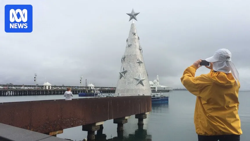 Geelong Mayor Defends Floating Christmas Tree Amid Cost Concerns