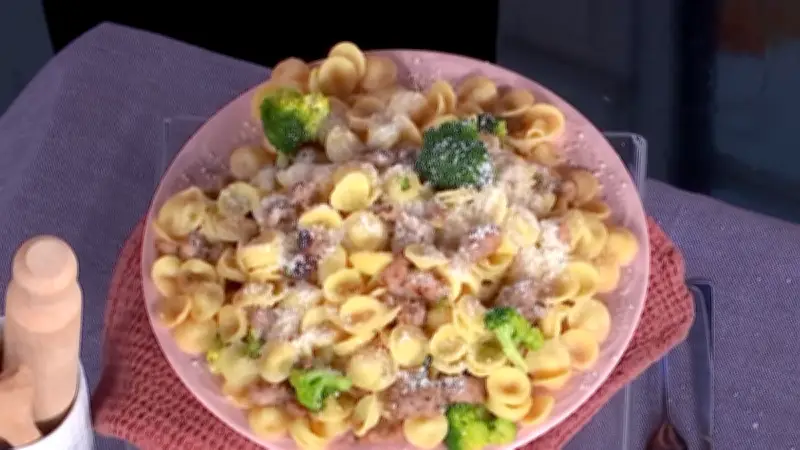 Dezi Madafferi's Simple Sausage and Broccoli Pasta Recipe for Easy Weeknight Dinners