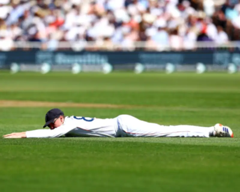 England toil in heat as New Zealand dominate day two of third Test