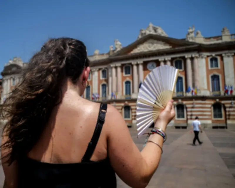 Europe Heatwave: Images of People Seeking Relief from Scorching Temperatures