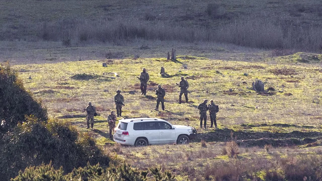 Expert: Dezi Freeman Unlikely Worked Alone During Manhunt