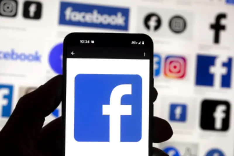 Facebook hit by major global outage, users logged out