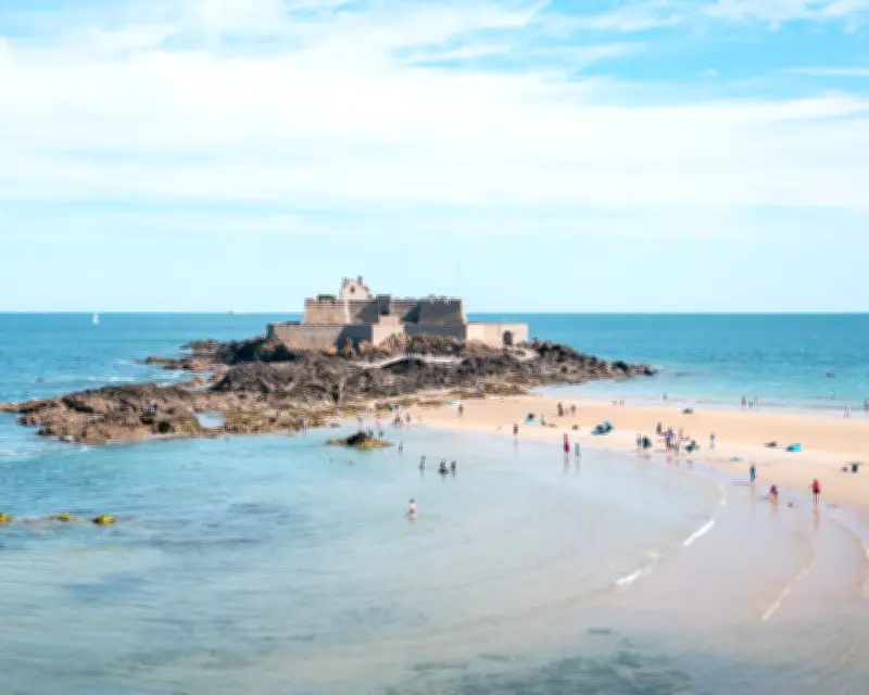 Family Road Trip from Bilbao to Saint-Malo: A Memorable Driving Holiday