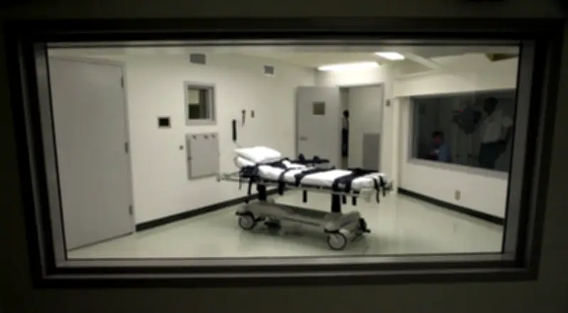Federal Judge Blocks Alabama Nitrogen Gas Execution, Citing Cruel and Unusual Punishment